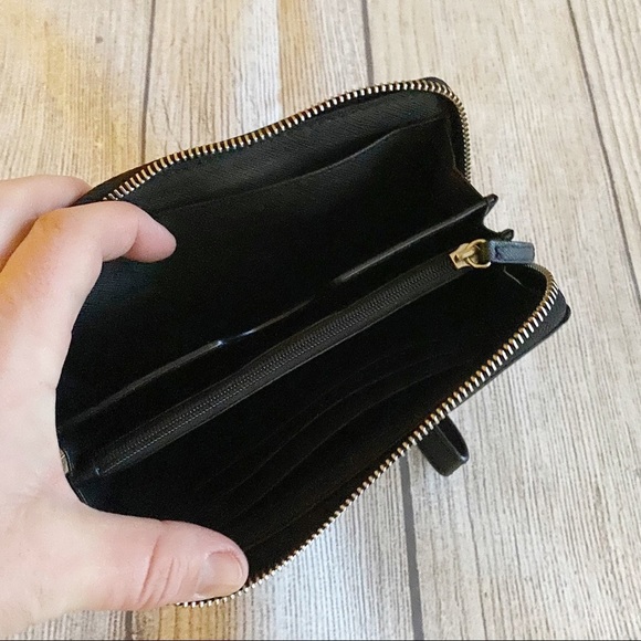 Michael Kors black and white wallet/wristlet - Picture 5 of 8